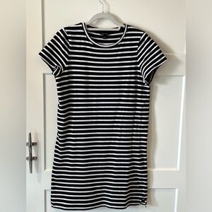 Banana Republic stripped navy and white dress. EUC